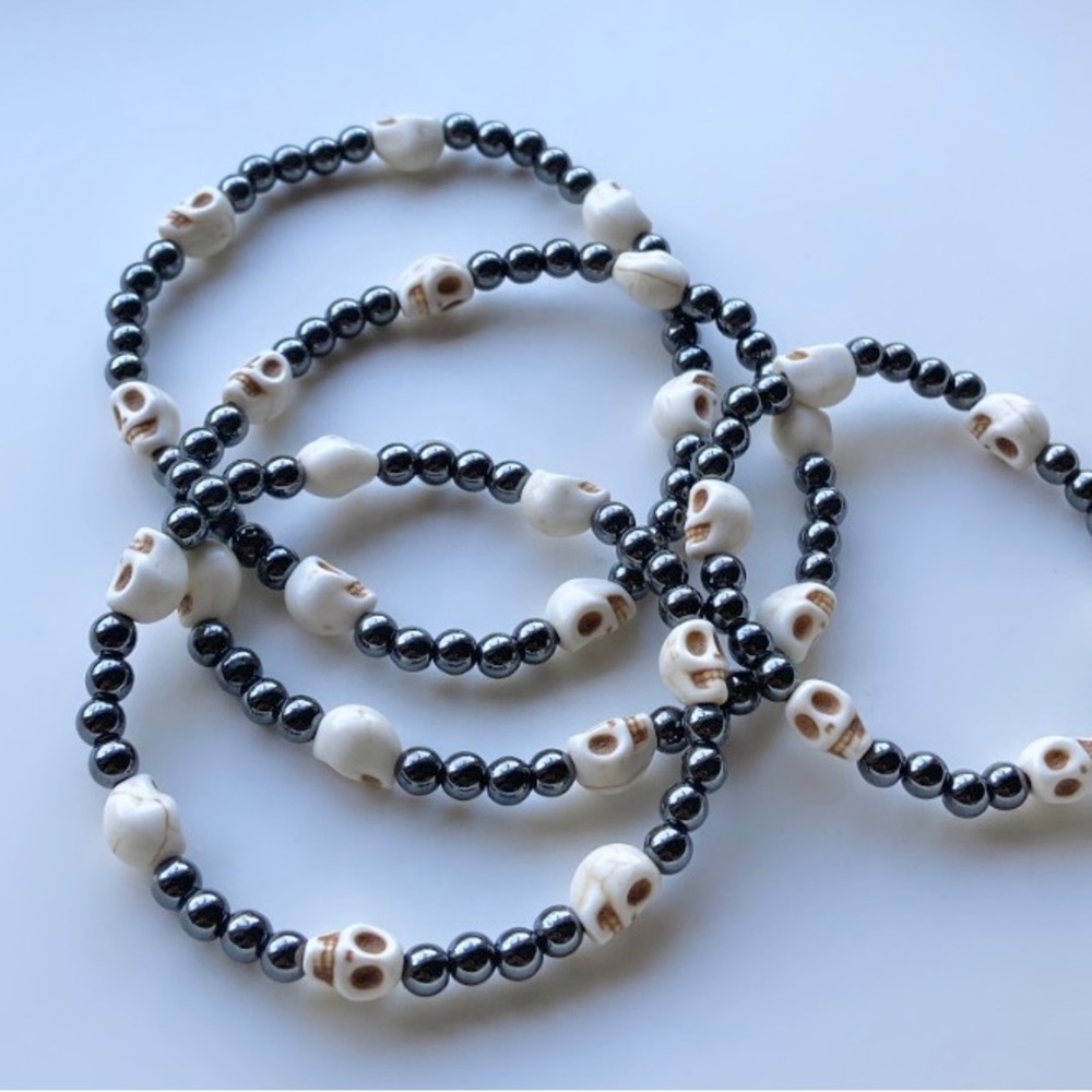 Hematite Howlite Skull Bracelet Day of the dead unisex Dia de los muertos